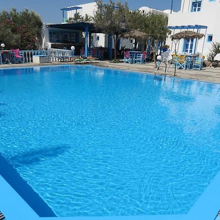 Studios Apartments Perivolos Eksteriør billede