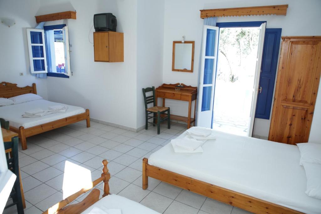 Studios Apartments Perivolos Værelse billede