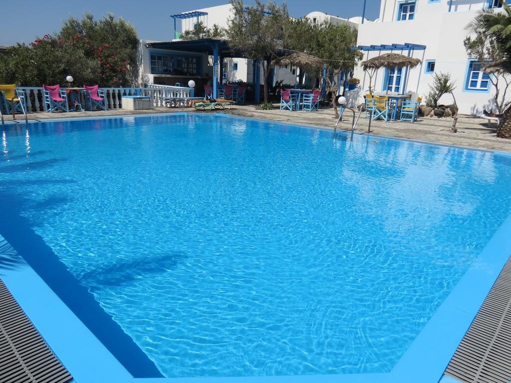 Studios Apartments Perivolos Eksteriør billede
